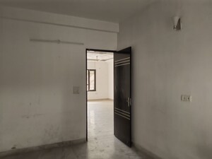 Room in 3 BHK Builder Floor at Sector 37 – for Rent