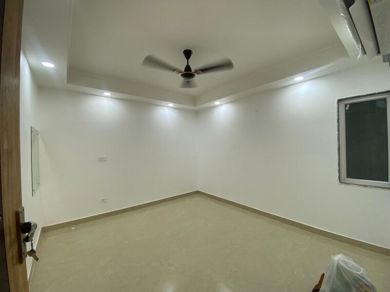 Room, chattarpur 3 Bedroom 155 Sq.Yd. Builder Floor In Chattarpur Delhi 9931049