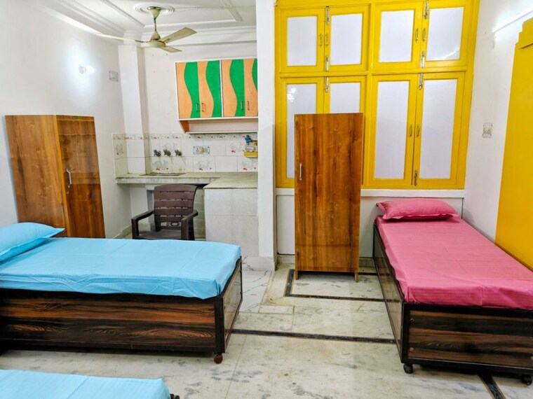 Room, govindpuri Pg For Girls In Govindpuri 9887497