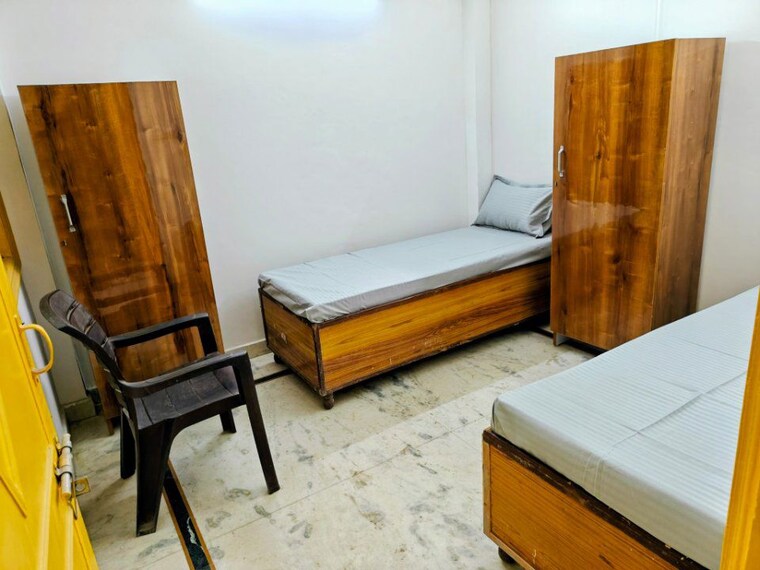 Room, govindpuri Pg For Girls In Govindpuri 9887497