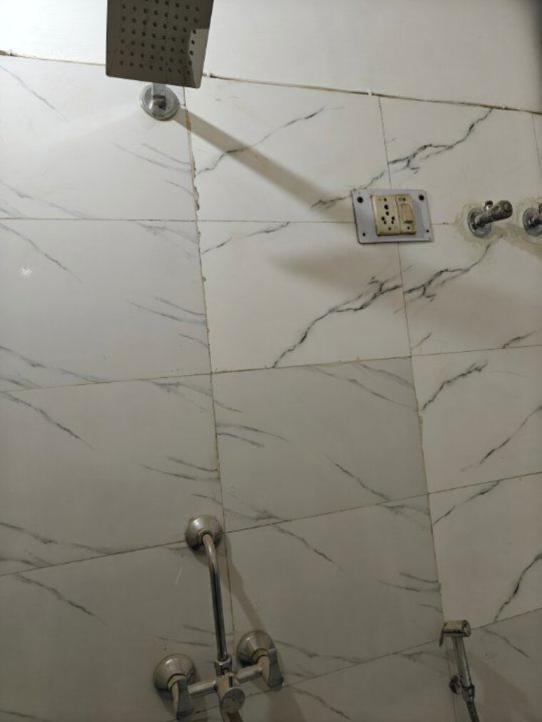 Bathroom, govindpuri Pg For Girls In Govindpuri 9887497