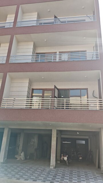 3 BHK Builder Floor For Sale in RPS Palm Drive, Sector 88