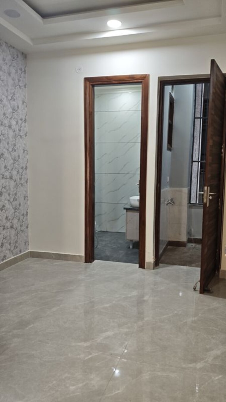 Room, rps-palm-drive 3 Bedroom 125 Sq.Yd. Builder Floor In Sector 88 Faridabad 9931059
