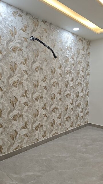 Bathroom in 3 BHK Builder Floor at RPS Palm Drive, Sector 88 – for Sale