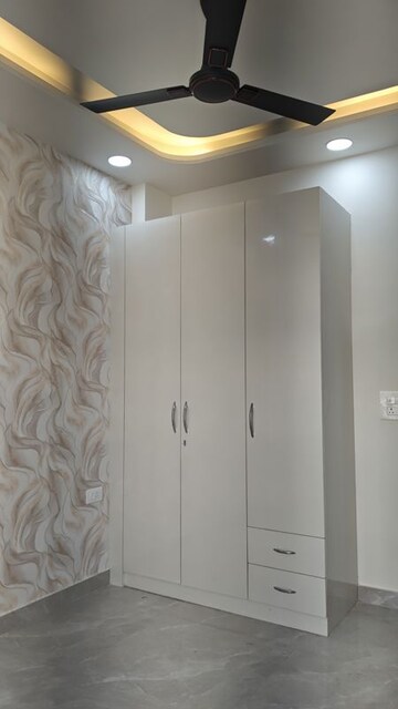 Bathroom in 3 BHK Builder Floor at RPS Palm Drive, Sector 88 – for Sale