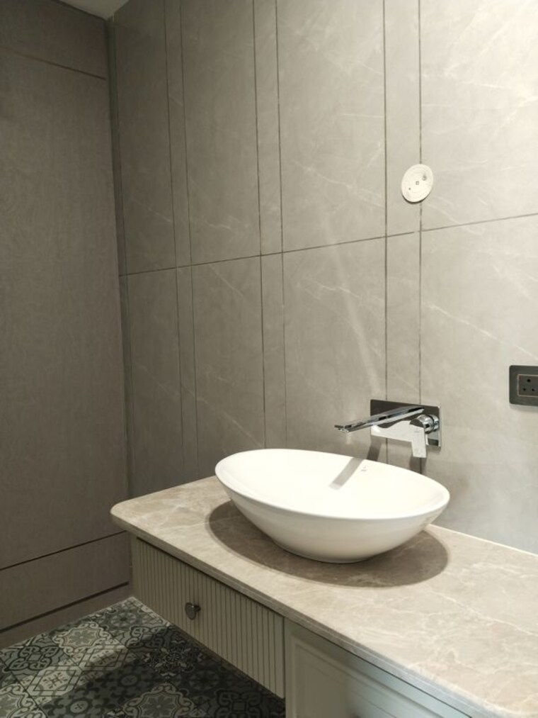 Bathroom, sector 37 3 Bedroom 2700 Sq.Ft. Builder Floor In Sector 37 Faridabad 9931061