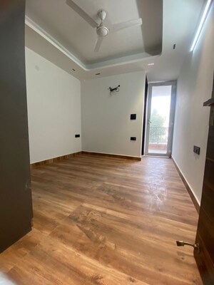 Room in 3 BHK Builder Floor at Chattarpur – for Rent