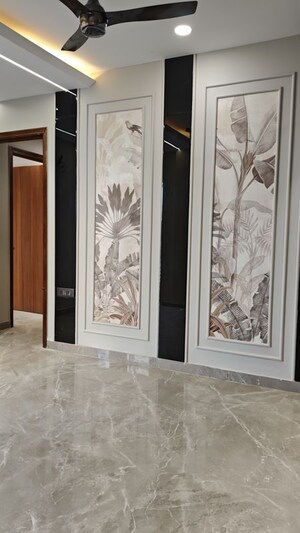 Building Lobby in 4 BHK Builder Floor at Parklands, Sector 85 – for Sale