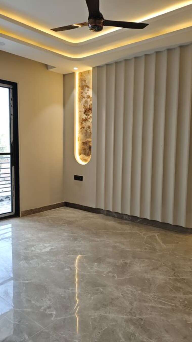 Room, parklands 4 Bedroom 250 Sq.Yd. Builder Floor In Sector 85 Faridabad 9931065