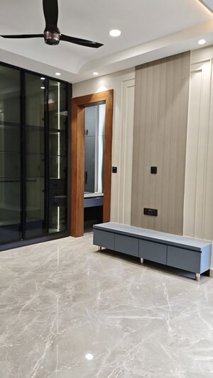 Building Lobby in 4 BHK Builder Floor at Parklands, Sector 85 – for Sale