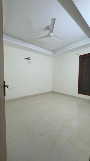 Room in 3 BHK Builder Floor at Chattarpur – for Rent
