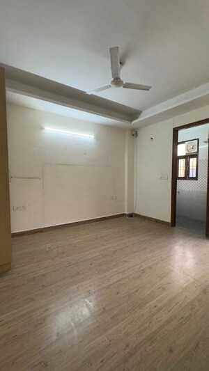 Room in 3 BHK Builder Floor at Chattarpur – for Rent
