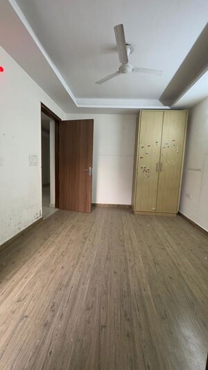 Room in 3 BHK Builder Floor at Chattarpur – for Rent