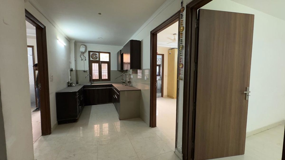 3 BHK + Servant Room Builder Floor For Rent in Chattarpur