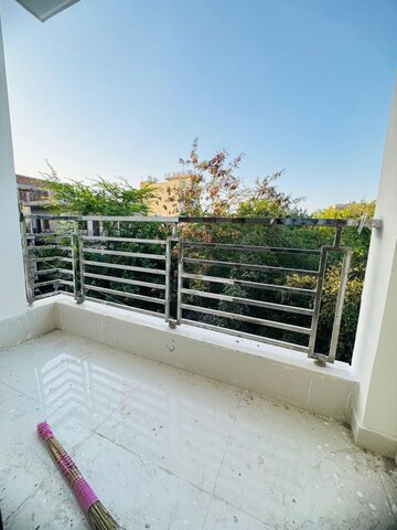 Balcony in 1 BHK Builder Floor at Chattarpur – for Rent