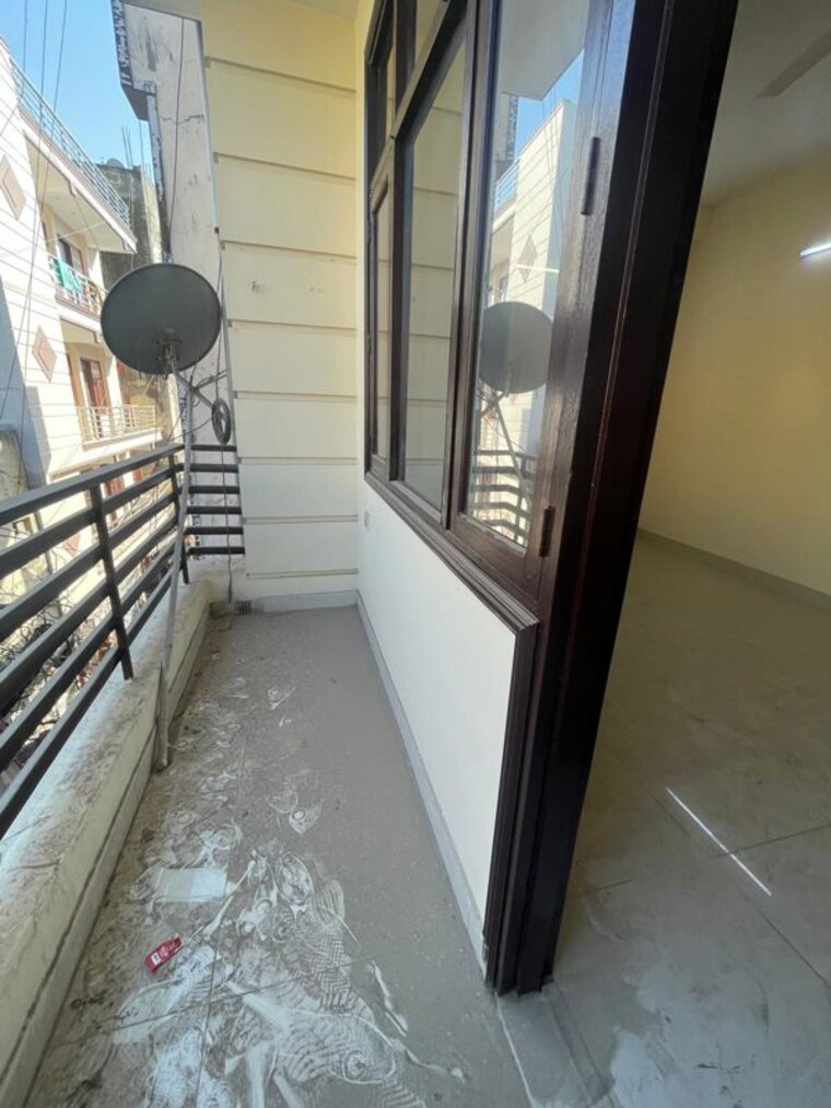 Balcony, chattarpur 1 Bedroom 450 Sq.Ft. Builder Floor In Chattarpur Delhi 9929100