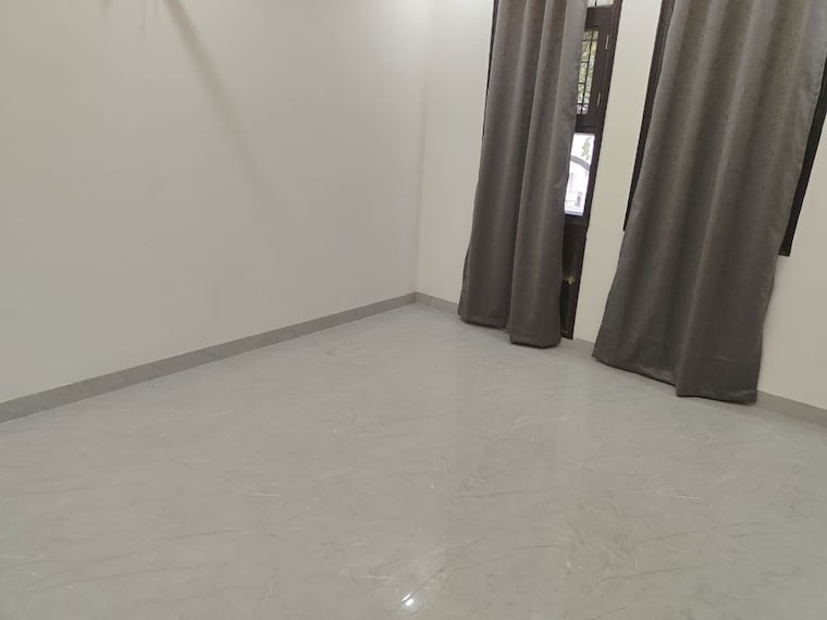 Room, south city 2 3 Bedroom 360 Sq.Yd. Builder Floor In South City 2 Gurgaon 9931095