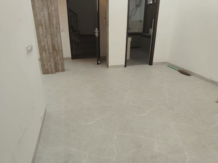 Room, south city 2 3 Bedroom 360 Sq.Yd. Builder Floor In South City 2 Gurgaon 9931095