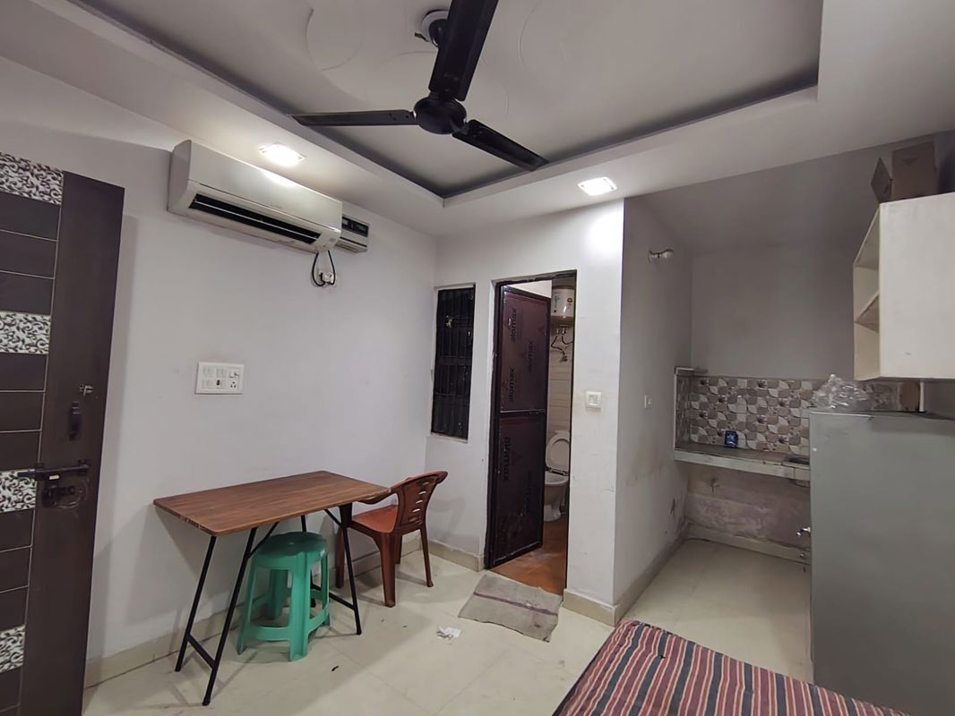 1 RkApartment For Rent in Katwaria Sarai