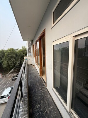 Balcony in 2 BHK Builder Floor at RWA Apartments Sector 71, Sector 71 – for Rent