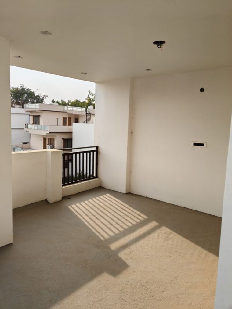 Room, malsi 3 Bedroom 100 Sq.Yd. Independent House In Malsi Dehradun 9931135