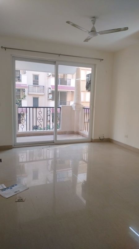 3.5 BHK + Servant Room Apartment For Rent in Emaar Emerald Floors Premier