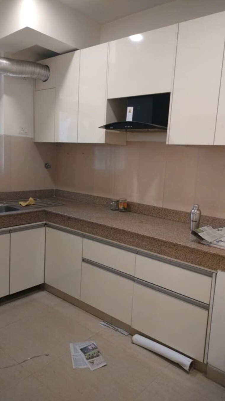 Kitchen, emaar-emerald-floors-premier 3.5 Bedroom 1650 Sq.Ft. Apartment In Sector 65 Gurgaon 9929537