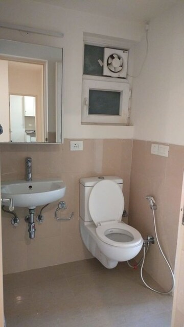 Bathroom in 3.5 BHK Apartment at Emaar Emerald Floors Premier, Sector 65 – for Rent