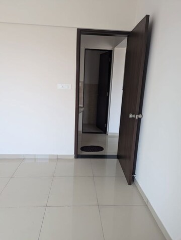 Room in 1 BHK Apartment at VJ YashOne Infinitee, Tathawade – for Rent