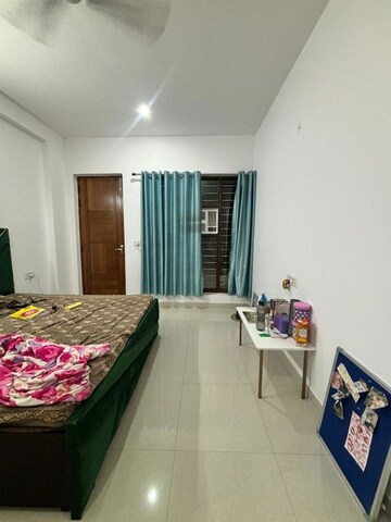 Bedroom in 2 BHK Builder Floor at Sector 46 – for Rent