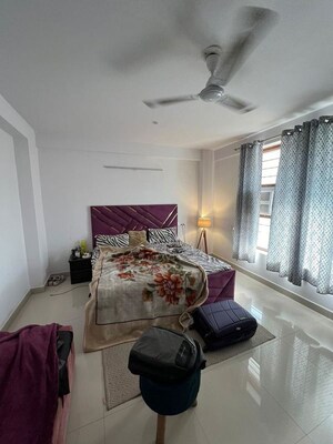 Living Room in 2 BHK Builder Floor at Sector 46 – for Rent