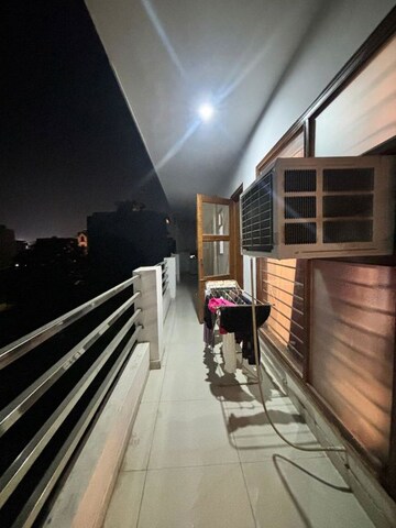 Balcony in 2 BHK Builder Floor at Sector 46 – for Rent