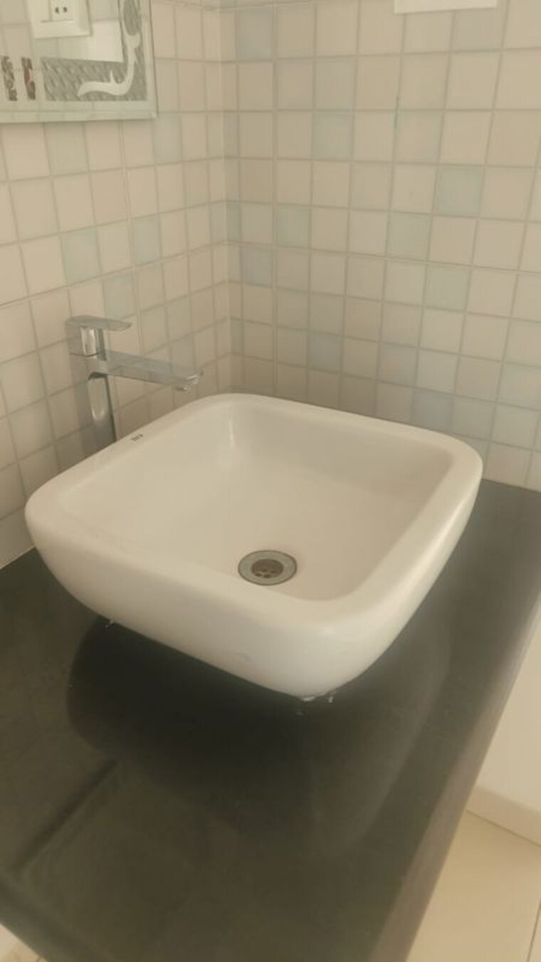 Bathroom, paranjape-broadway 2 Bedroom 850 Sq.Ft. Apartment In Wakad Pune 9931182