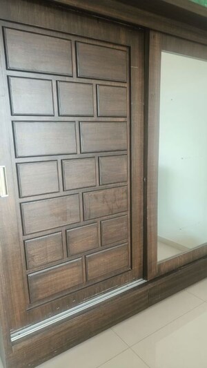 Room in 2 BHK Apartment at Paranjape Broadway, Wakad – for Rent