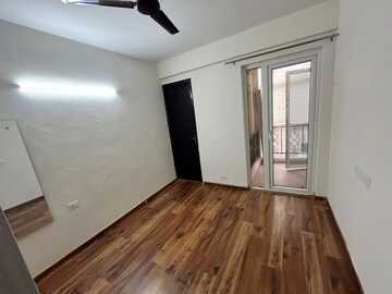 Room in 2.5 BHK Builder Floor at Signature Global Park 4 and 5, Sohna Sector 36 – for Rent