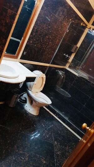 Furnished Amenities in 6+ BHK Builder Floor at Greater Kailash ii – for Rent