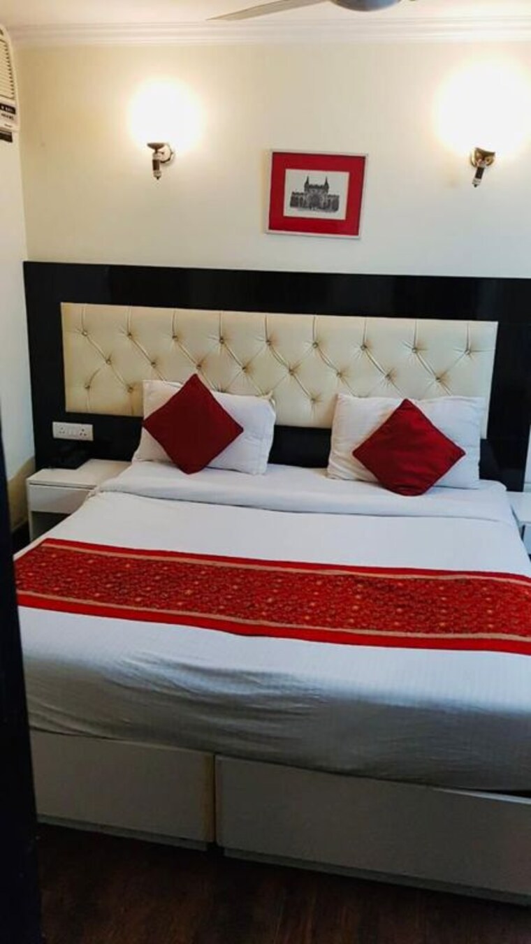 Master Bedroom, greater kailash ii 6+ Bedroom 5000 Sq.Ft. Builder Floor In Greater Kailash ii Delhi 9931207