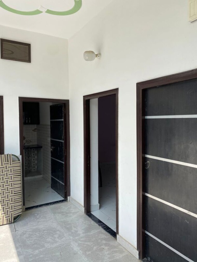 undefined, sector swarn nagri 2 Bedroom 200 Sq.Mt. Independent House In Sector Swarn Nagri Greater Noida 9931209
