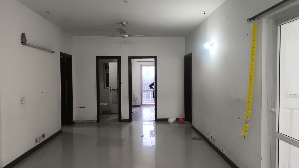 2 BHK + Extra Room Apartment For Rent in BPTP Park Grandeura