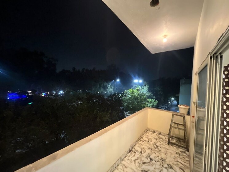 Swimming Pool, vasant-apartment-mayur-vihar 3 Bedroom 1650 Sq.Ft. Apartment In Mayur Vihar 1 Delhi 9931231