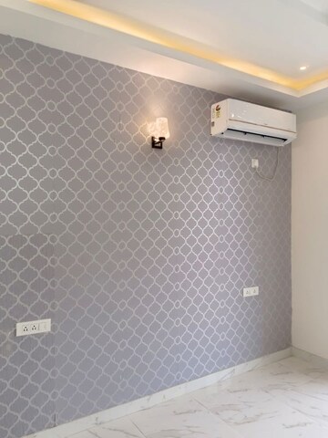Bathroom in 3.5 BHK Apartment at Conscient Heritage One, Sector 62 – for Rent