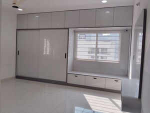 Room in 4 BHK Apartment at Prestige Beverly Hills, Kokapet – for Rent