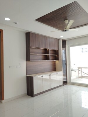 Room in 4 BHK Apartment at Prestige Beverly Hills, Kokapet – for Rent