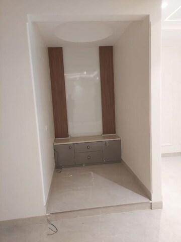 Room in 3 BHK Apartment at Tulip Violet, Sector 69 – for Rent