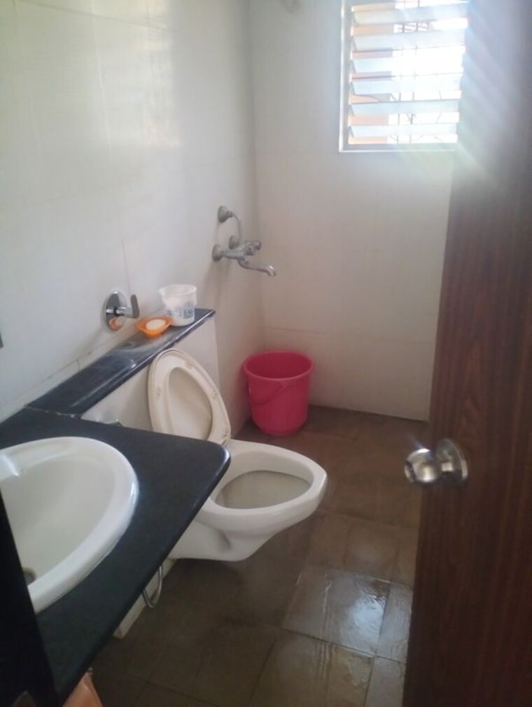 Bathroom, raheja-gardens 3 Bedroom 1500 Sq.Ft. Apartment In Wanwadi Pune 9931281