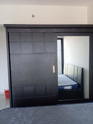 Room in 2 BHK Apartment at Paranjape Broadway, Wakad – for Rent