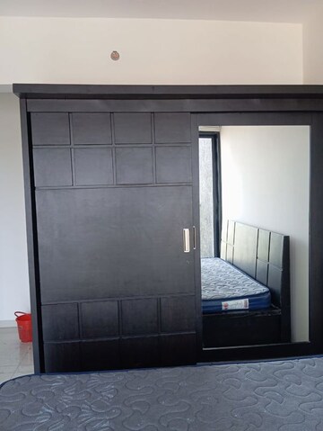 Room in 2 BHK Apartment at Paranjape Broadway, Wakad – for Rent