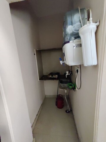 Bathroom in 1.5 BHK Apartment at Kisan Tower, Sector 51 – for Rent