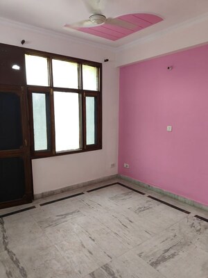 Room in 2 BHK Builder Floor at RWA Apartments Sector 51, Sector 51 – for Rent