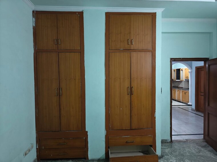 Room, rwa-apartments-sector-51 2 Bedroom 900 Sq.Ft. Builder Floor In Sector 51 Noida 9931299